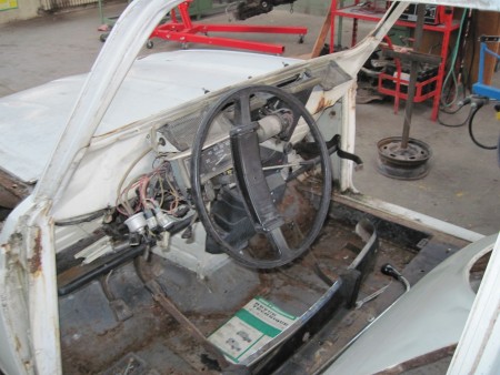 Et le tableau de bord aussi!.JPG